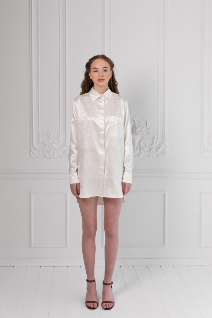 The Long-Sleeve Silk Shirt_ Bubble Bee Signature Collection SS21 Classic Nature_front_tunic